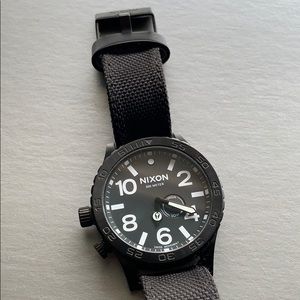 Nixon Men’s 51-30 black with white numbers